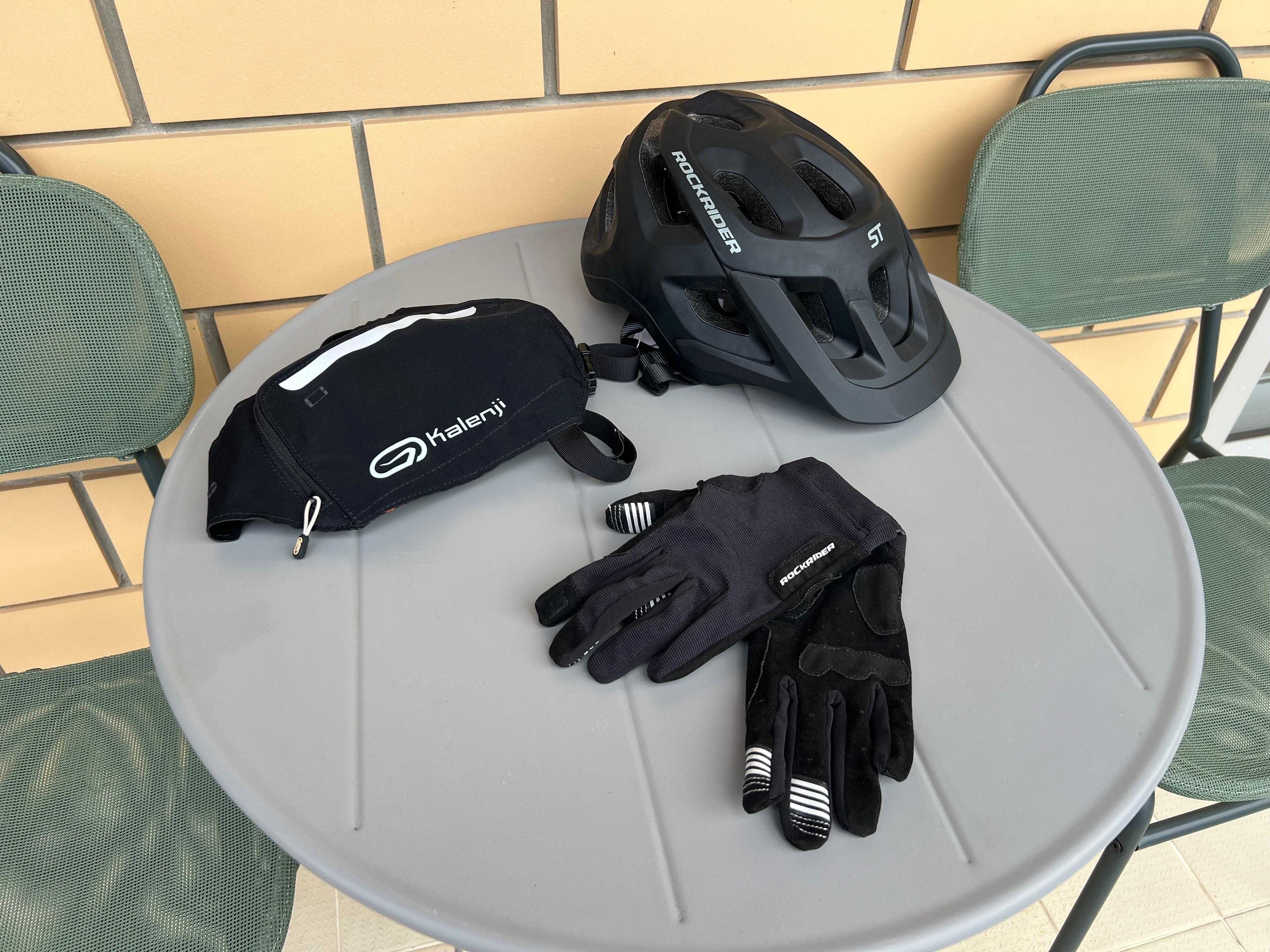 Conjuto Capacete, Luvas e Bolsa Ciclismo