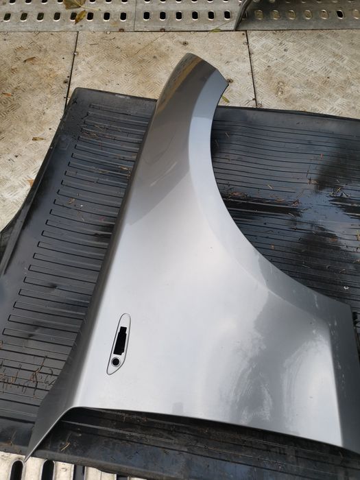 BMW E87 E81 lci błotnik prawy przód A52 space gray