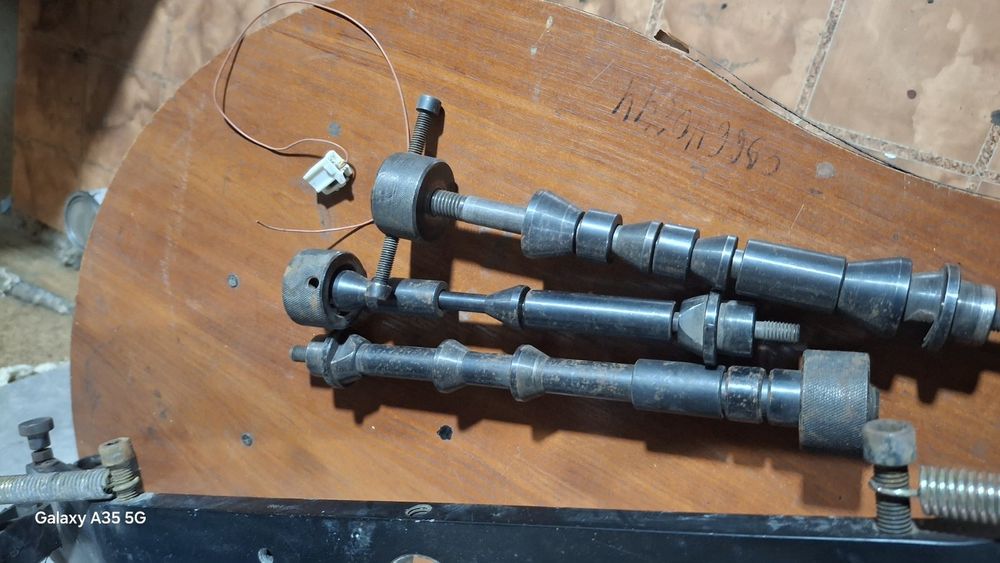 Адаптер для балансування мото коліс)