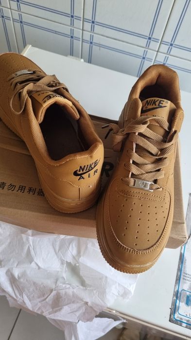 Nike af1 castanho