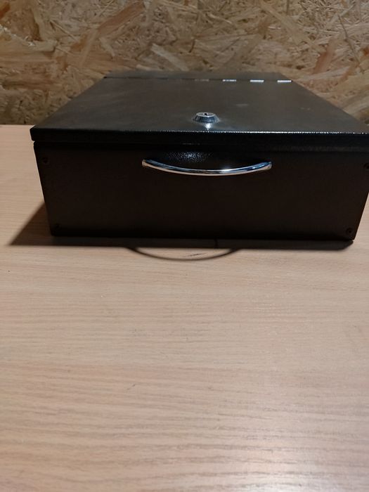 Продаю б.у депозитні бокси.