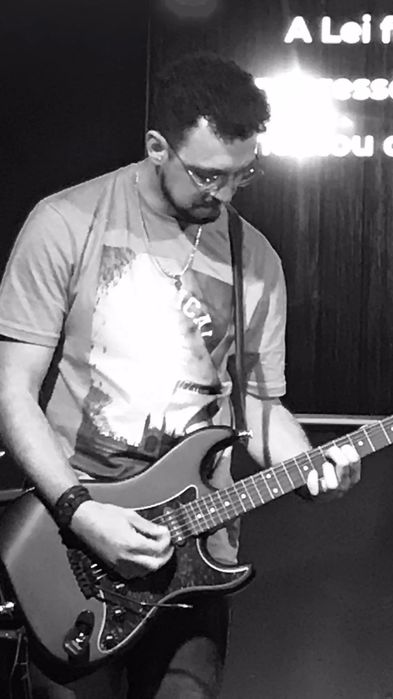 Aulas de guitarra Prof° Fernando Brisola