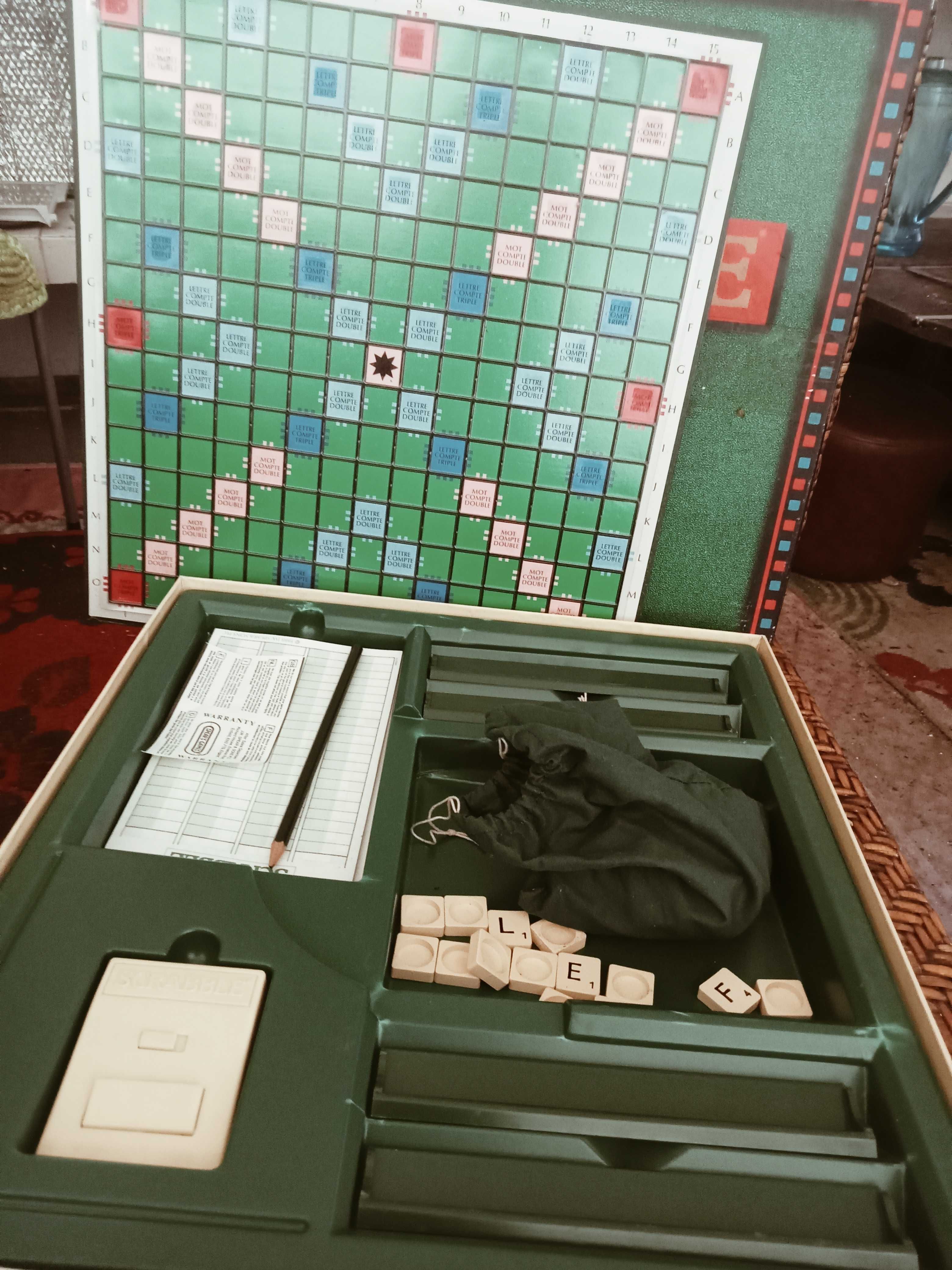 Jogo Scrabble tabuleiro francês
