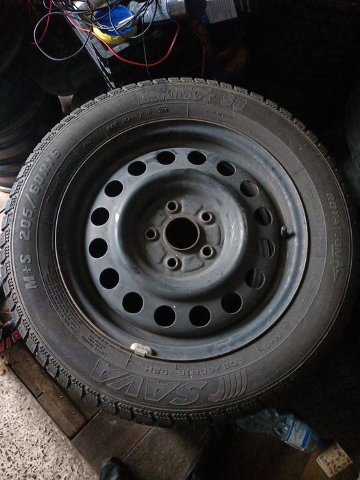 Продам резину 205/60/16