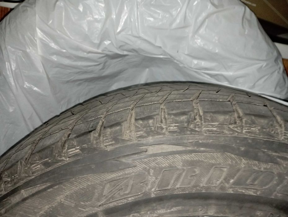 Шины Bridgestone, Blizzak DM-V1, 235/60/R18, зимние БУ