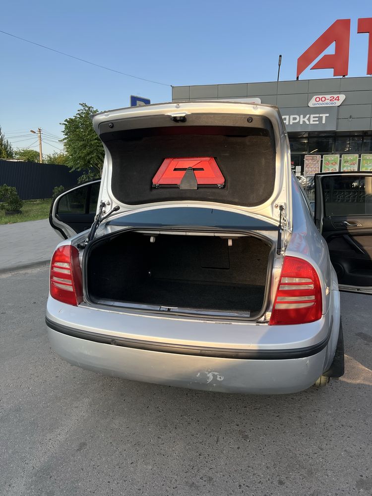 Skoda Superb 2005 (1.8 T)