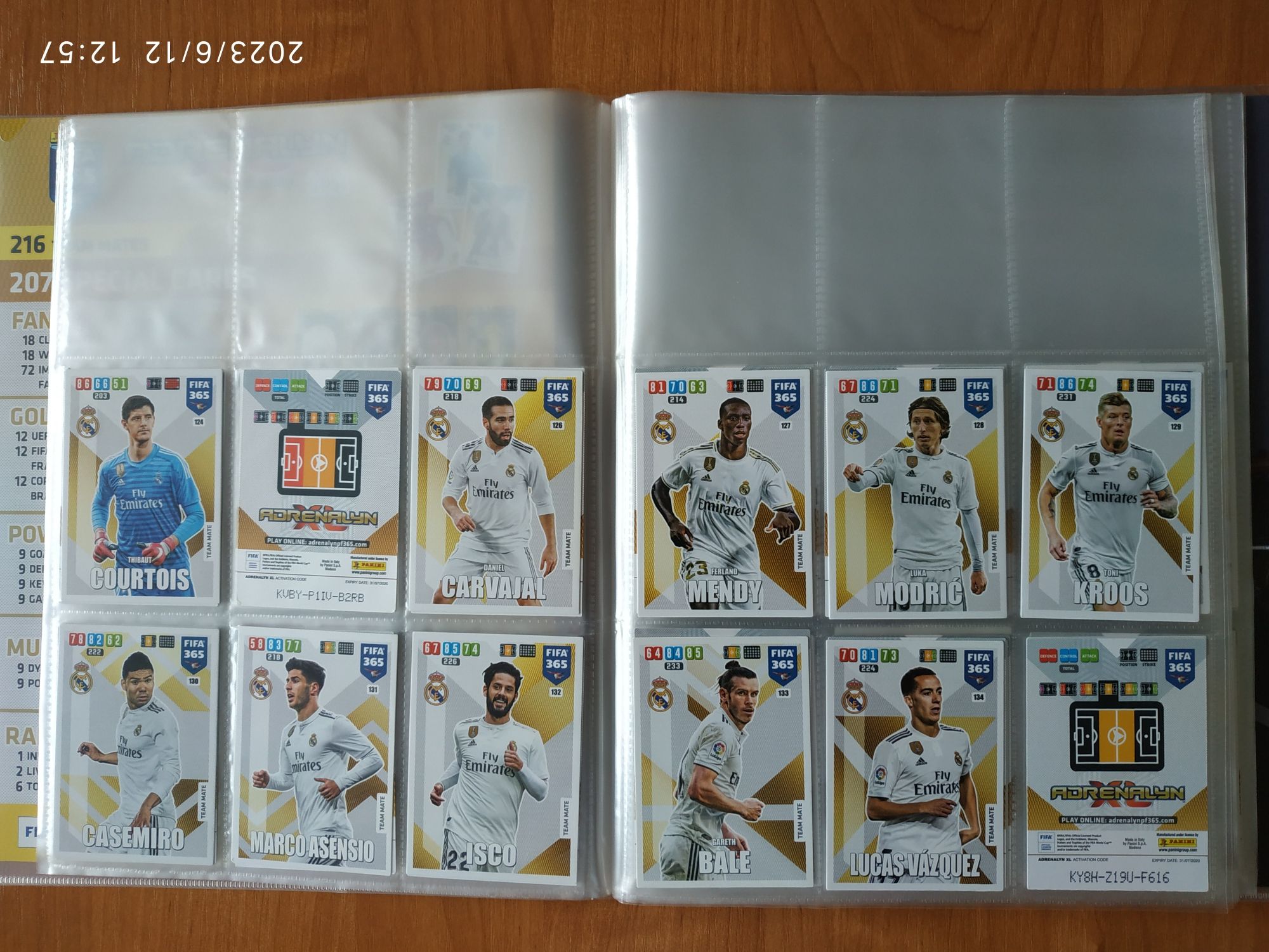 Panini FIFA 365, 2020 zestaw - album plus 210 kart (Messi, Mbappe)