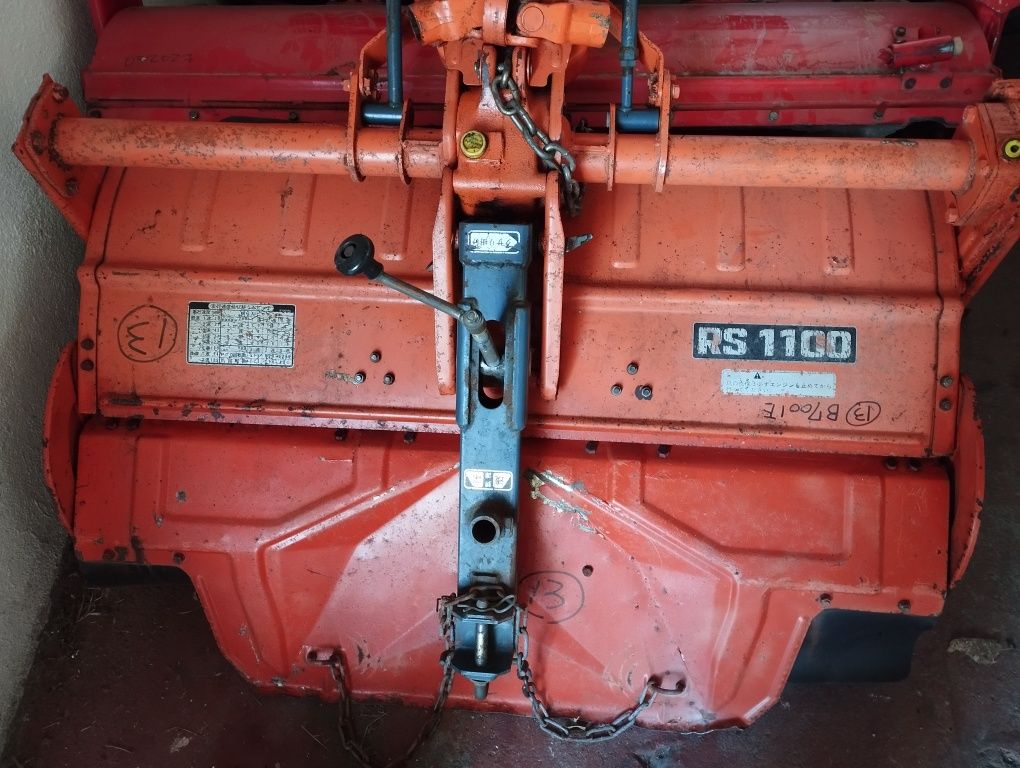 Kubota B7000/// Frese/// Transporte