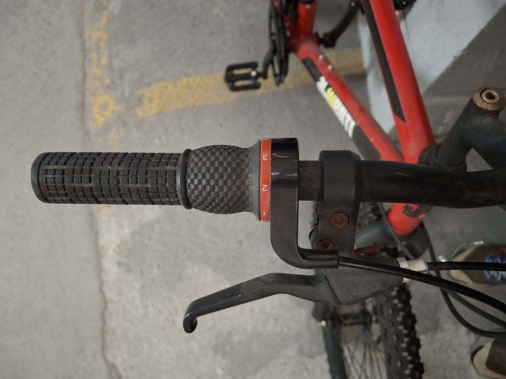 Bicicleta 18 velocidades com cadeirinha para criança