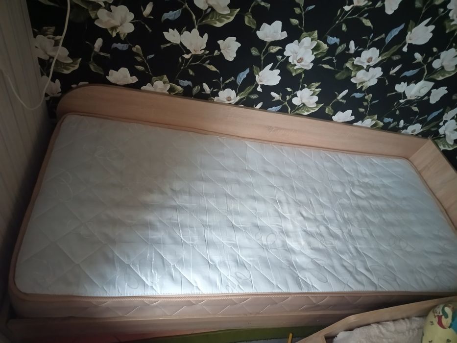 Два матраци б/у  ціна вказана за два.