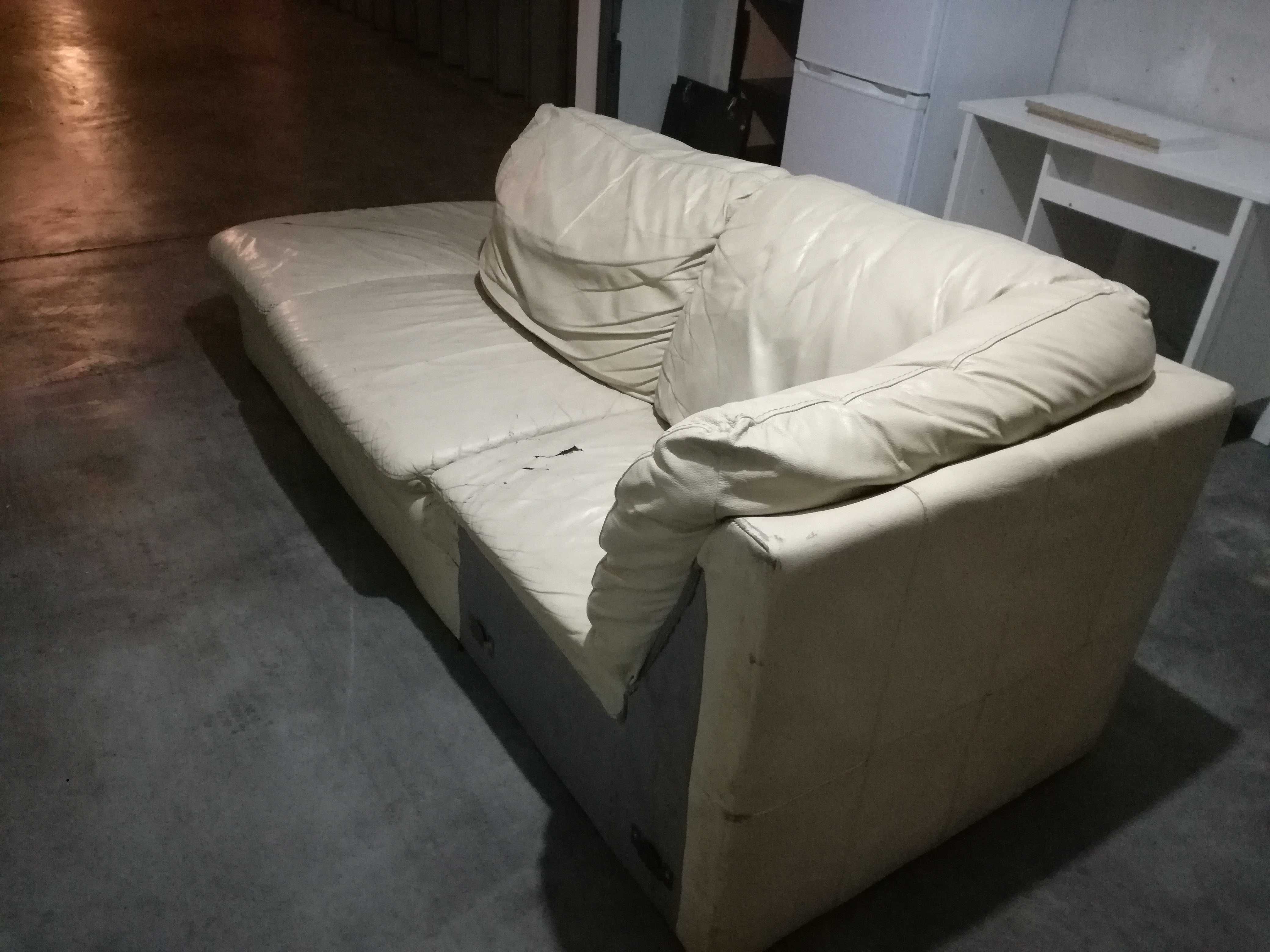 Sofá de canto com cama em napa