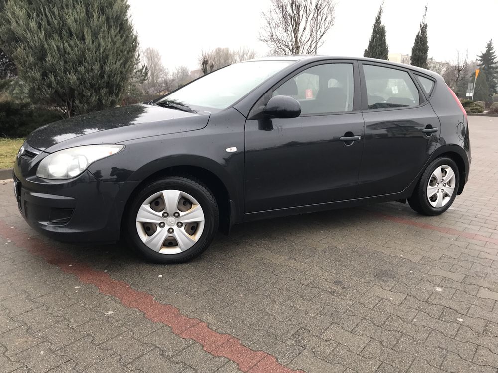 Hyundai i30 1.4 benzyna, bardzo dobry stan.