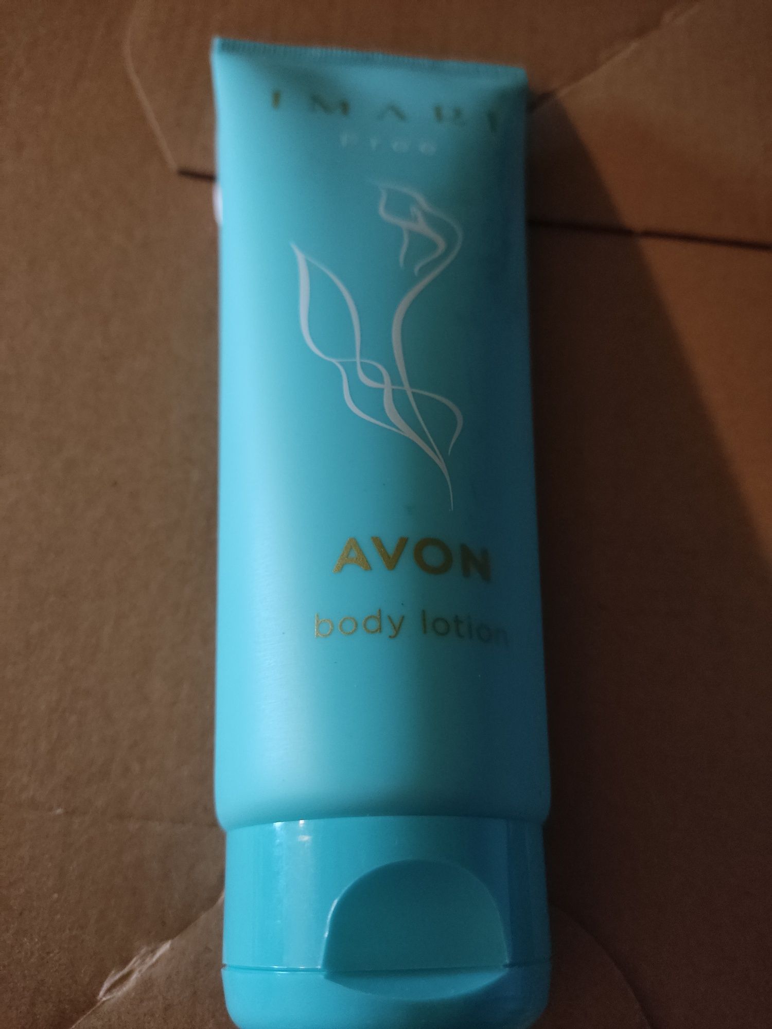 Balsam do ciała Avon Imari