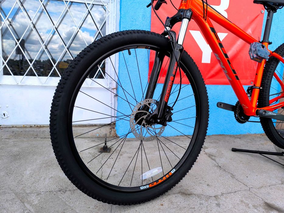 FUJI NEVADA 3.0 LTD Roz. M 17" *Koła 29* Shimano Alivio 3x9 SR SUNTOUR