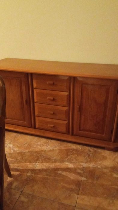 Aparador em madeira cerejeira