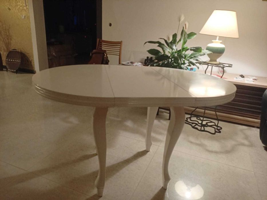 Biały stoł glamour do jadalni rozkładany