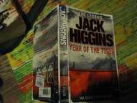 книга на английском цена за3книги JACK HIGGINS YEAR of the tiger роман