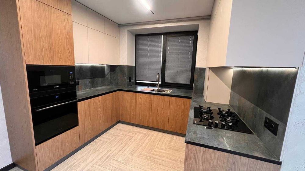 продам 2 к  квартиру ЖК Амстердам