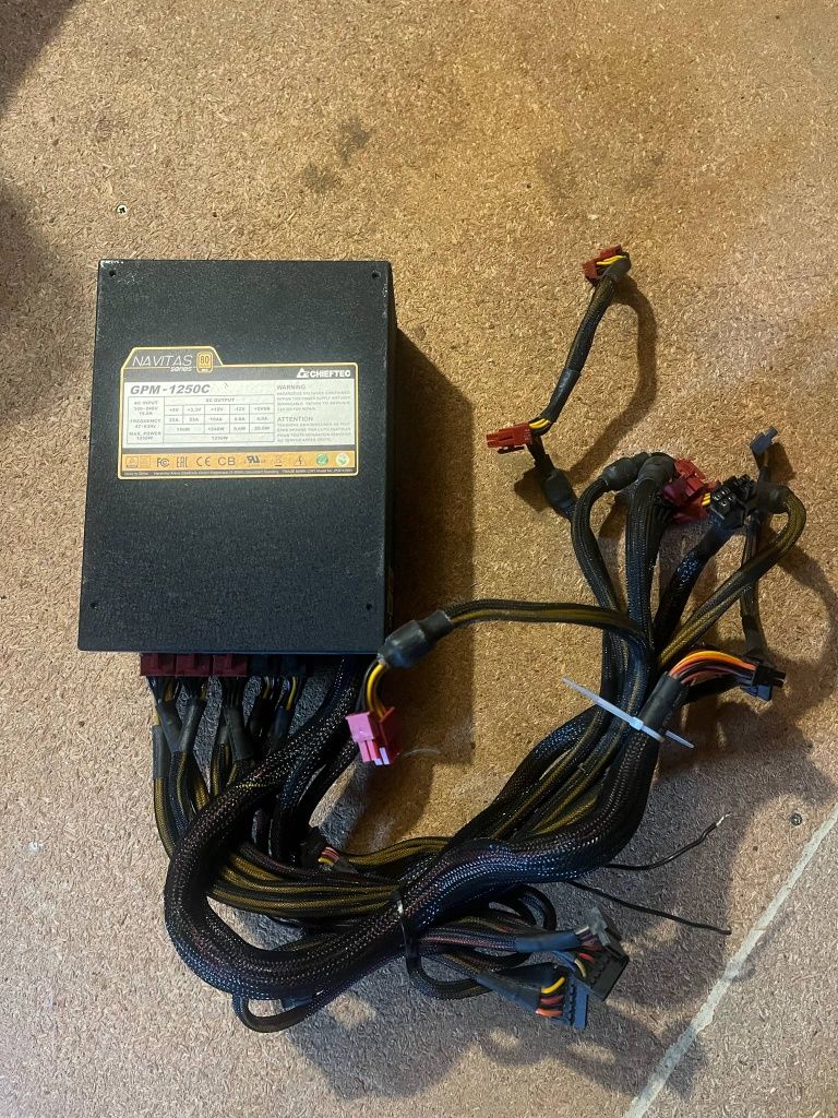 Zasilacz Chieftec Navitas 1250W