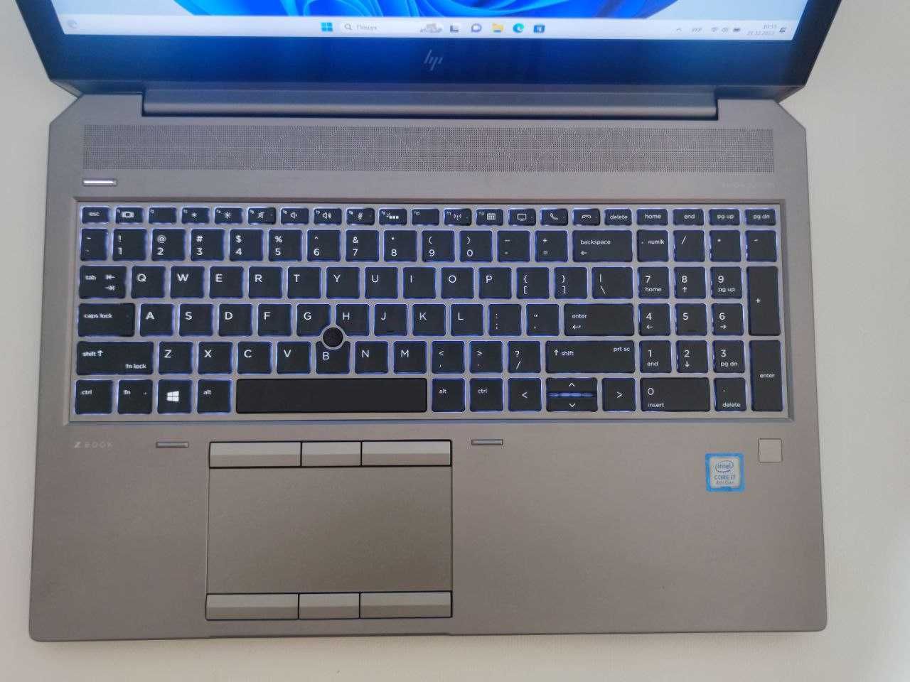 Ноутбук HP ZBook 15 G5 i7-8850H/16GB/SSD 256/Quadro P1000 4GB