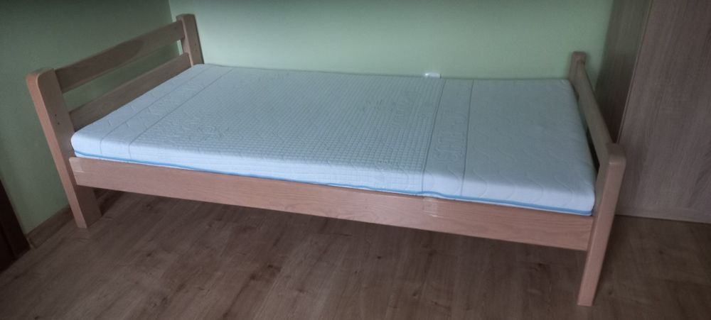 Łóżko 90x180 z materacem