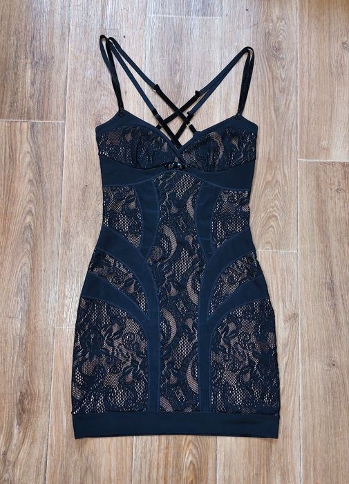 Вечірня коротка сукня