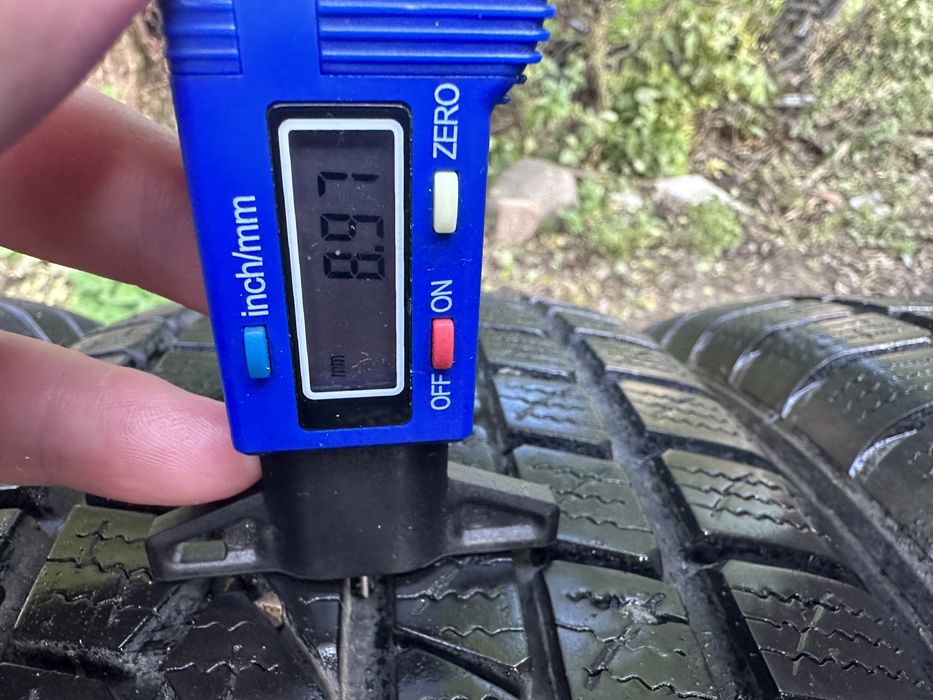 Шини зима 215/70 R16 Toyo , резина комплект