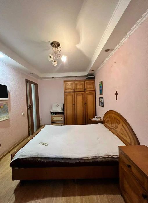 Оренда! 2 кімнатна з індивідуальним опаленням поруч парку Шевченка!