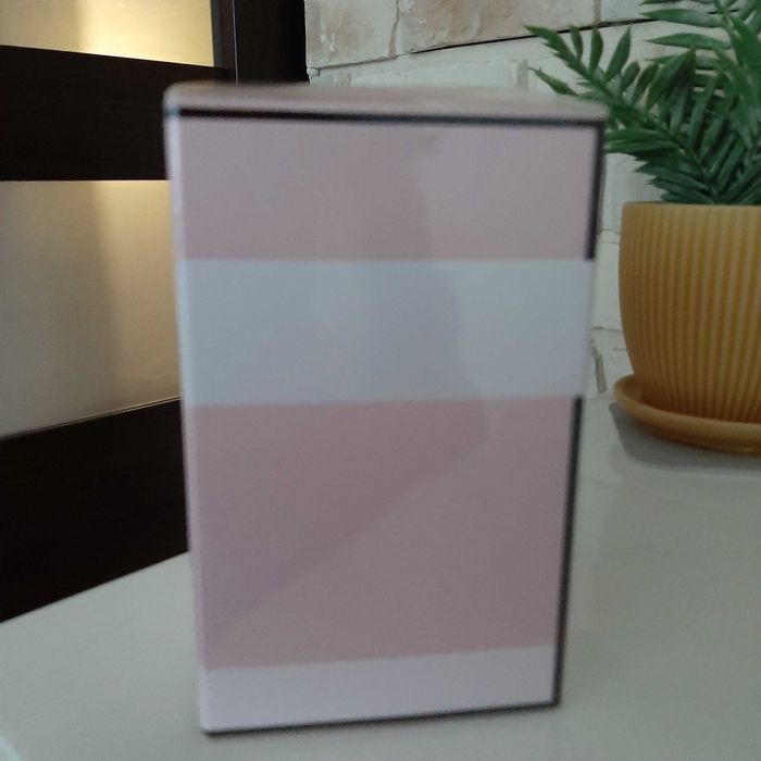 Unikat. BALENCIAGA Paris 10, Avenue George V  L'EAU ROSE