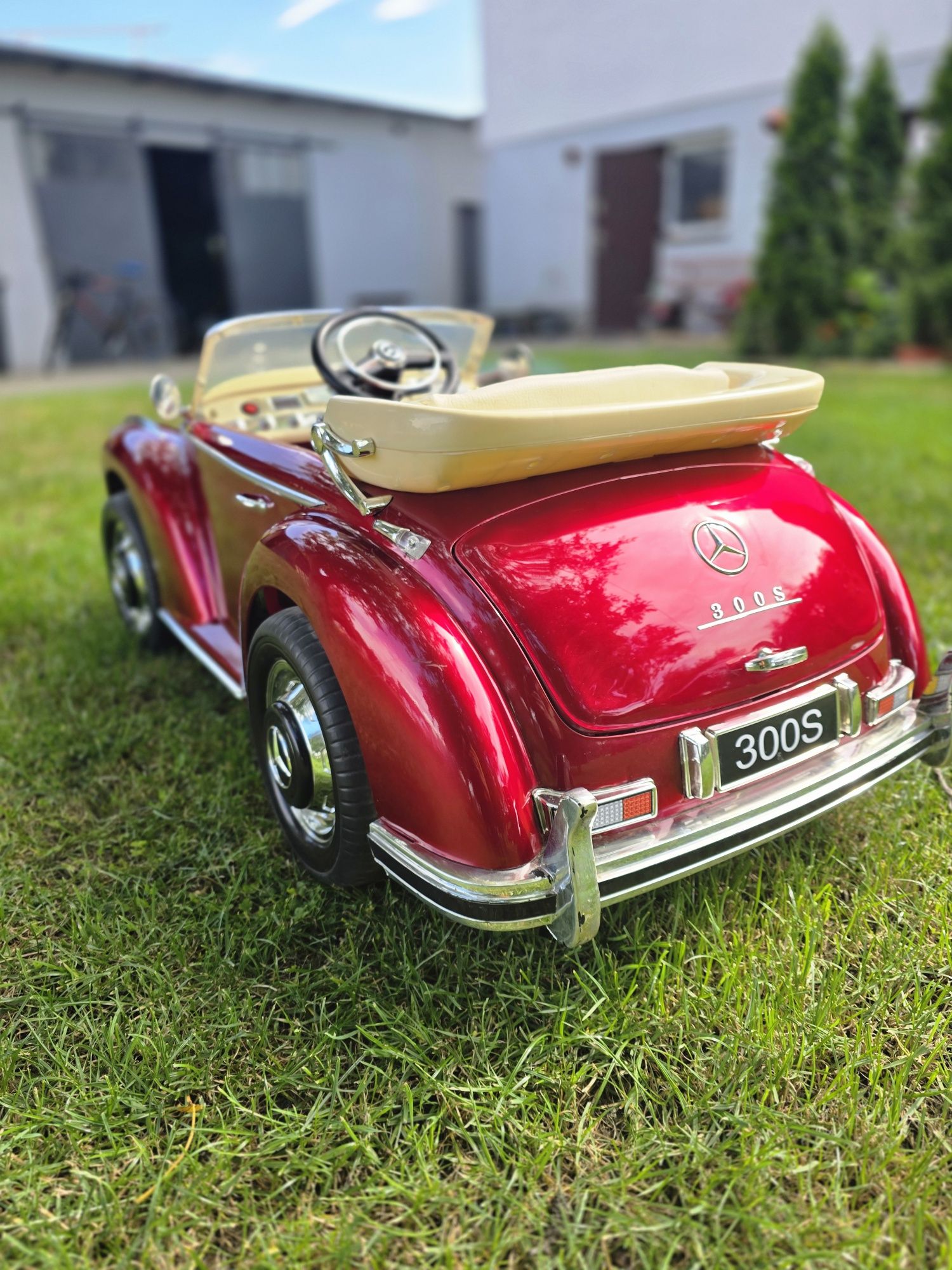 Mercedes Benz 300S Retro elektryczny samochodzik Pilot USB MP3 FM