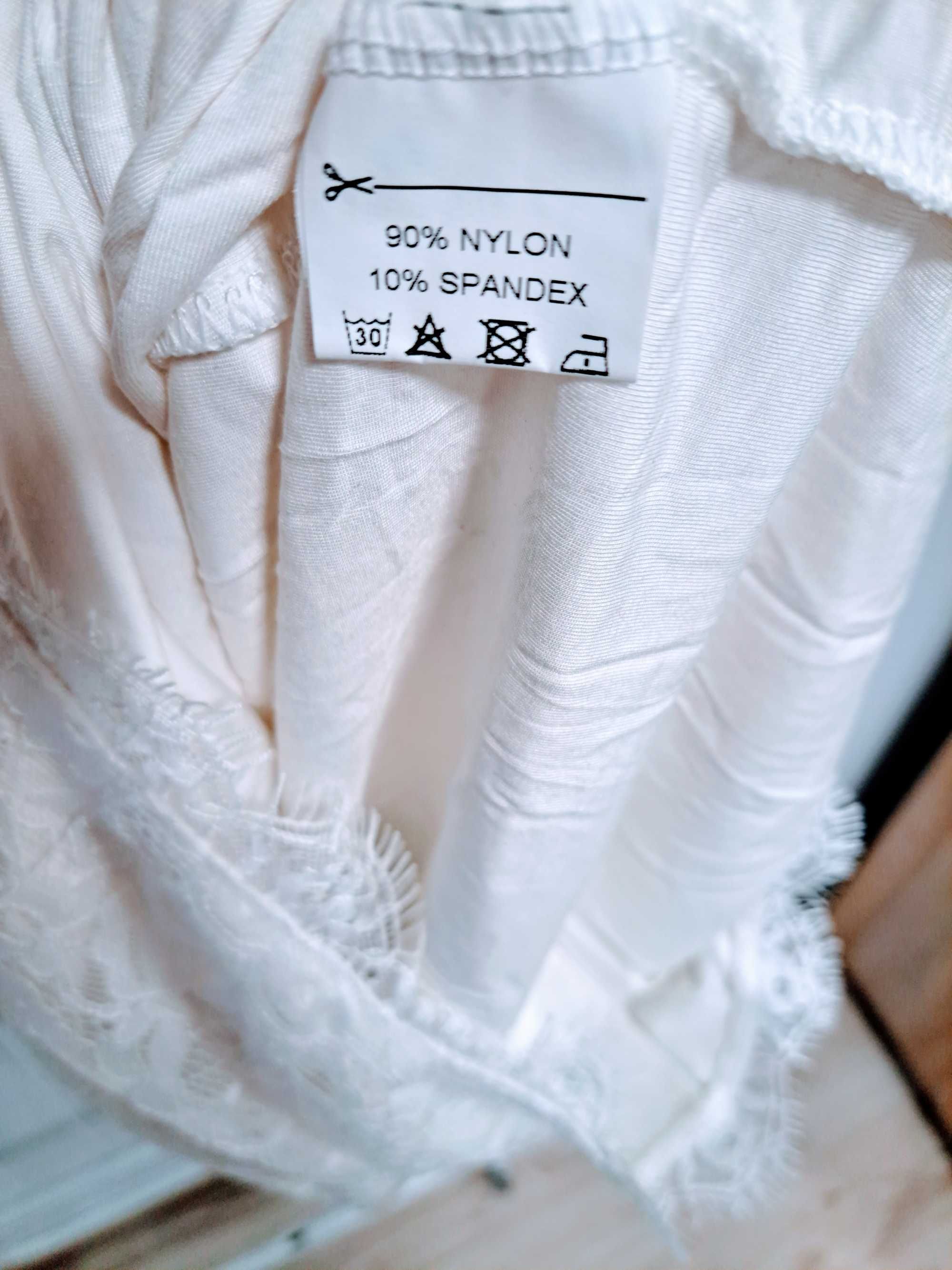 Sukienka koronkowa biała z długim rękawem roz M