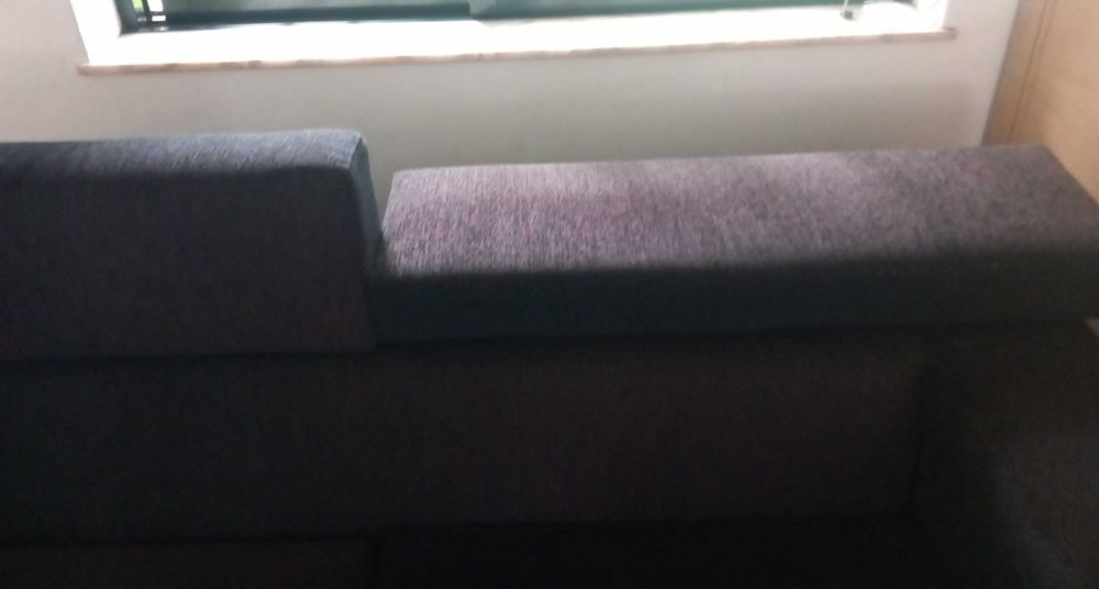 Sofá preto semi novo