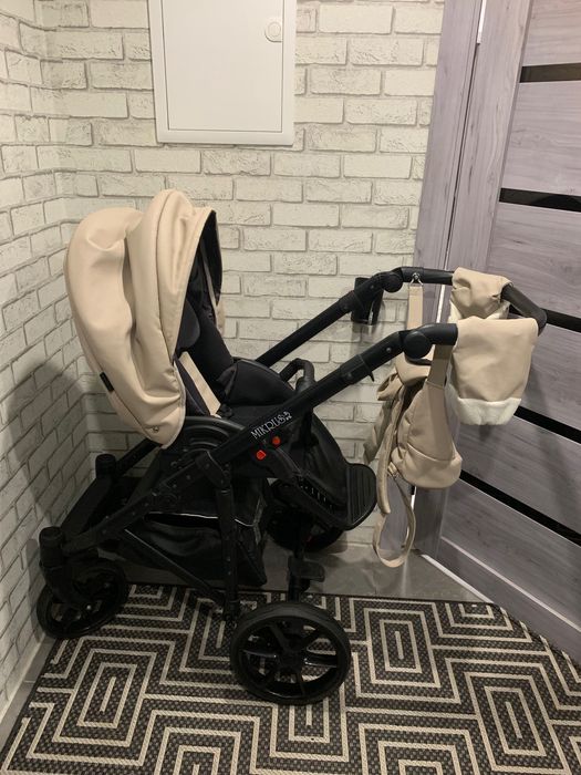 Продам коляску  2 в 1