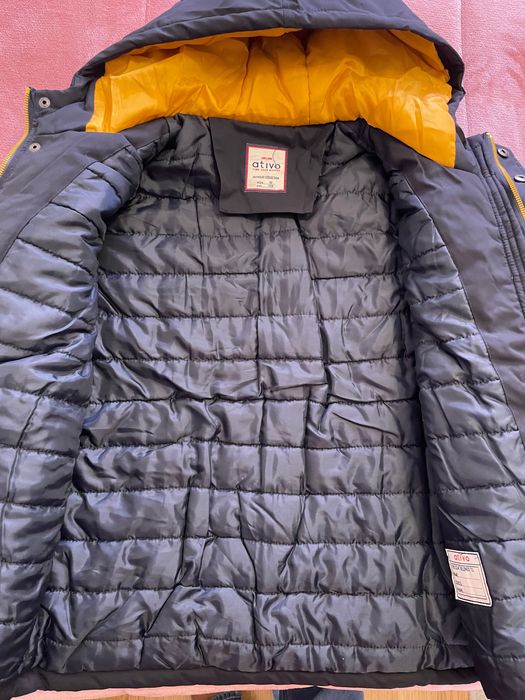 Casaco em excelente estado 16 anos marca Ativo.