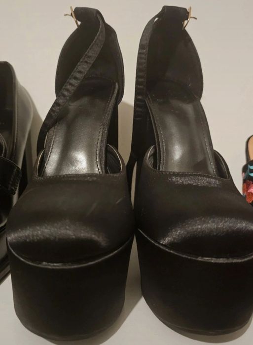 VENDA URGENTE-Vendo 2 sapatos altos