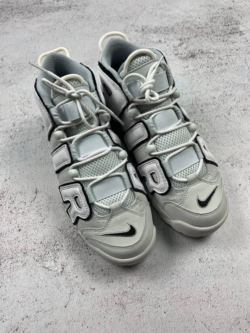 NIKE air more  UPTEMPO