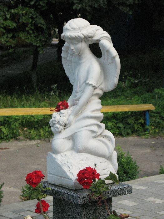 Скульптура релігійна сакральна меморіальна Ангел Матір Божа Ісус