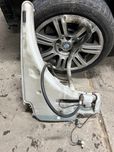 Zbiorniczek płyny spryskiwaczy xenon pompki bmw e90 e91 e92