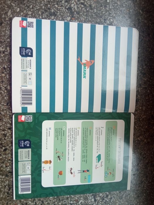 zeszyty w trzy linie