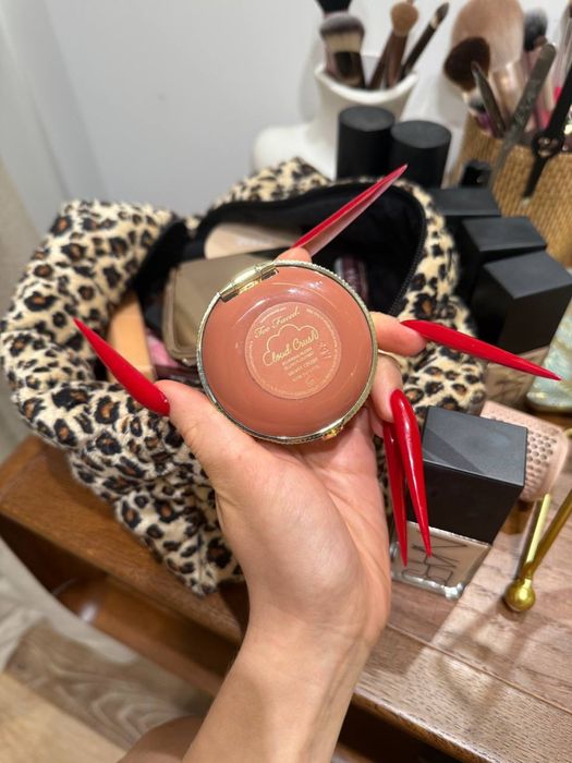 Румʼяна Too Faced