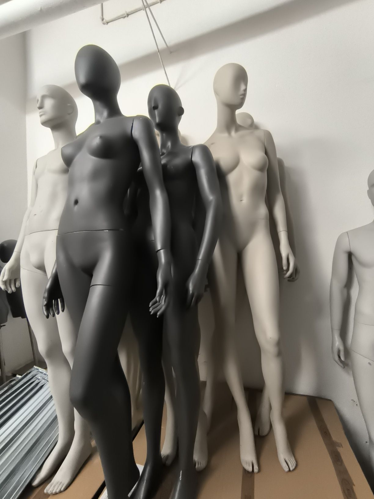 Manequins usados para venda sem base