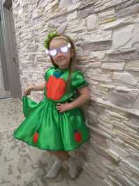 Карнавальний костюм яблучко на дівчинку 4-5 рочків.