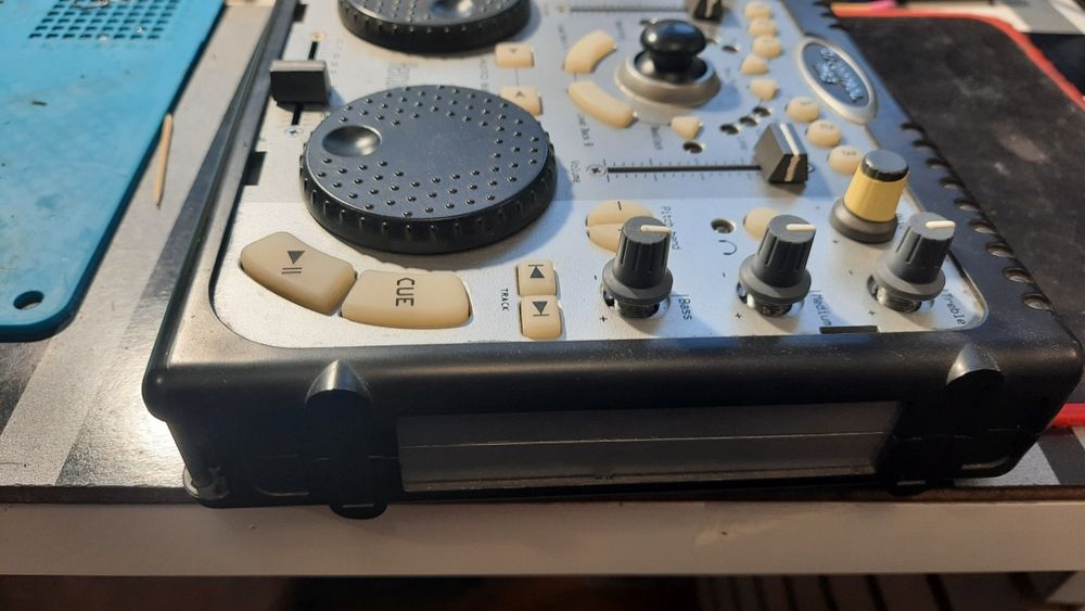 dj контролер hercules