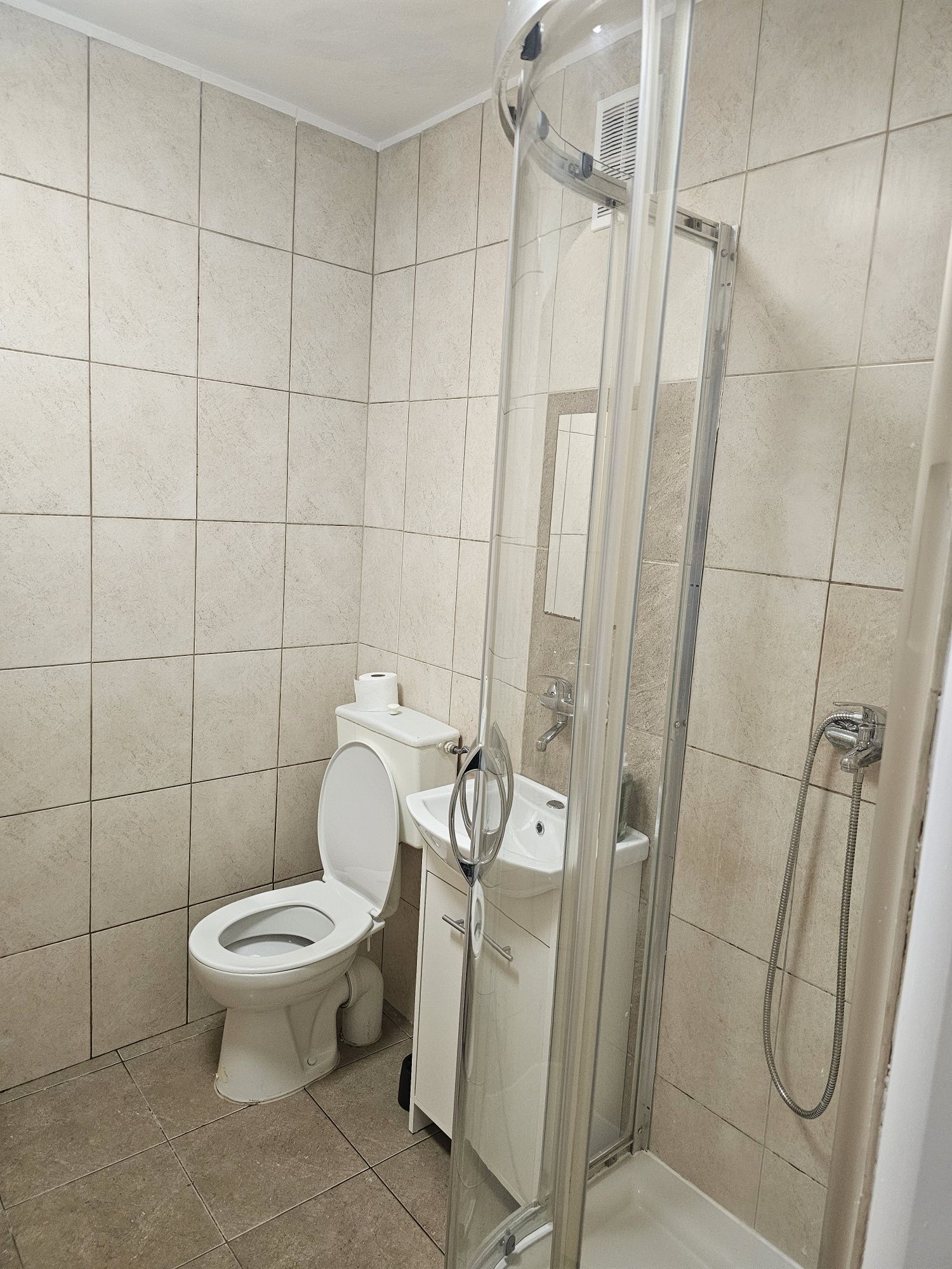 Pokoje gościnne   noclegi kwatery ulica hodura Rondo matecznego Krakow
