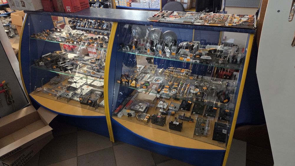 Вітрини прилавки дешево