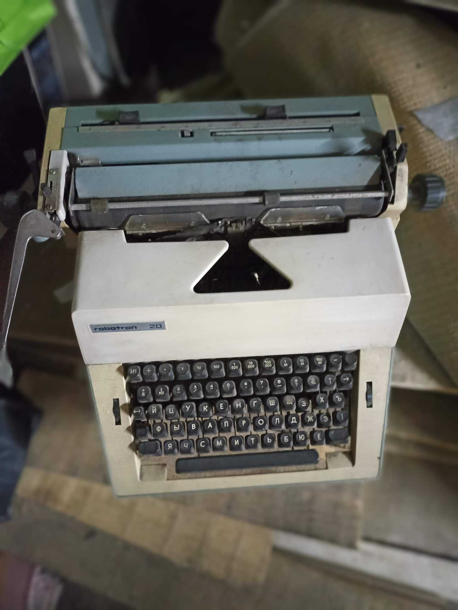 Maszyna do pisania sprawna solidna