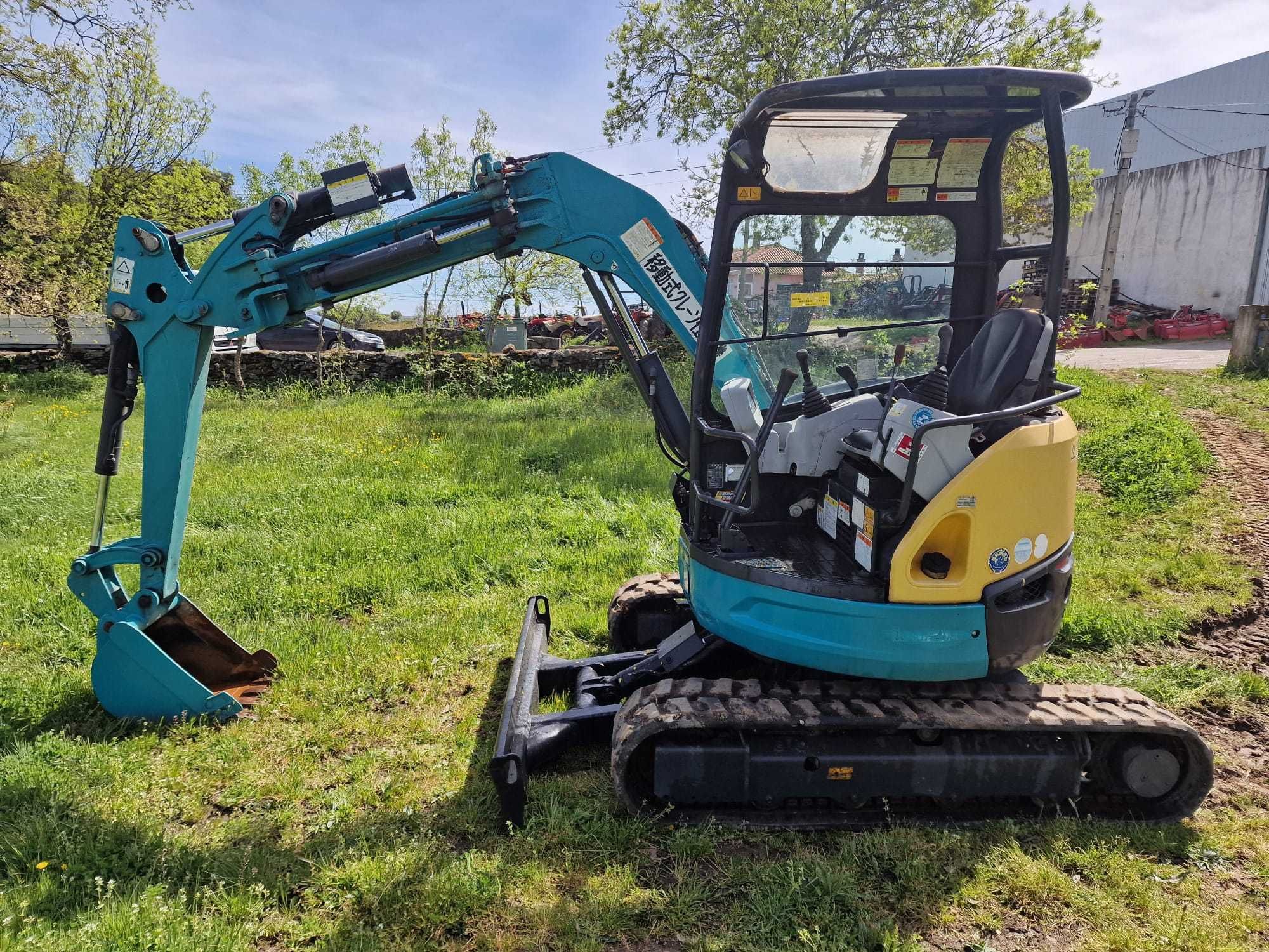 Giratória / Escavadora Kubota RX-306 - Braço articulado - 3 Toneladas