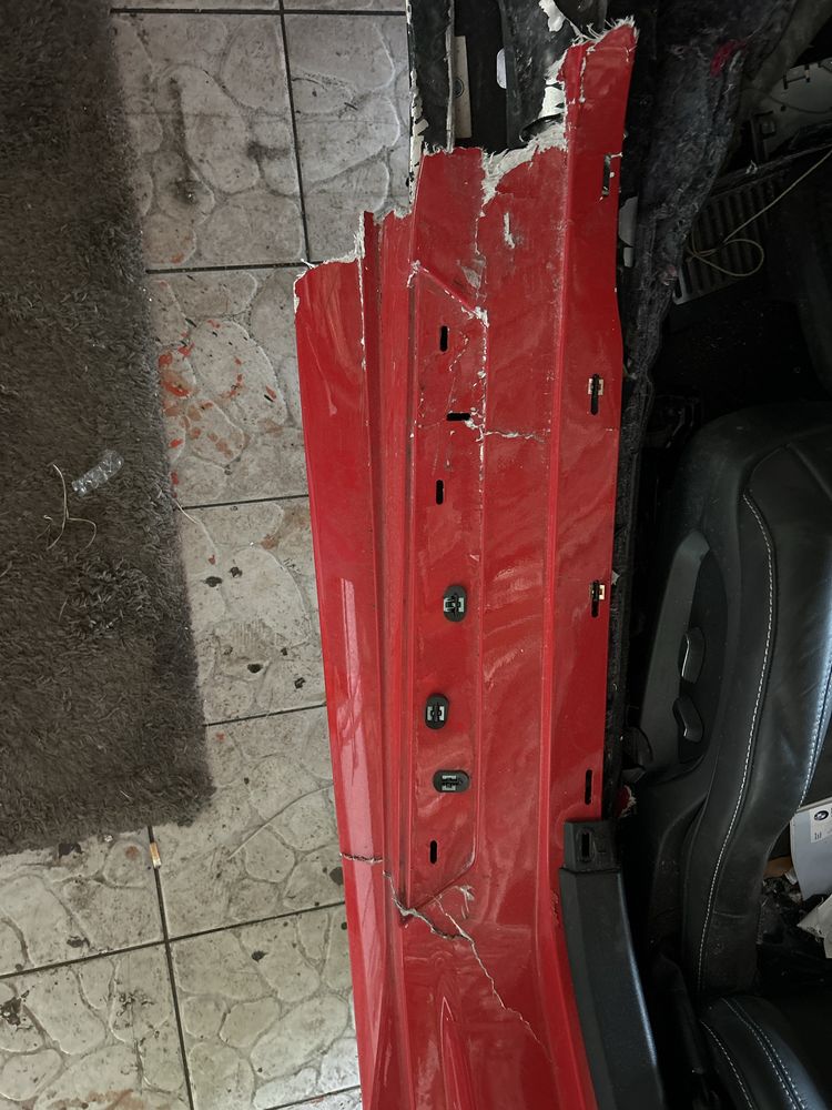 Chevrolet corvette c8 lewy próg nakładka listwa progowa lewa