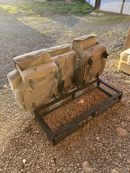 Сидіння для буса. Сідушки, крісла, автосидіння