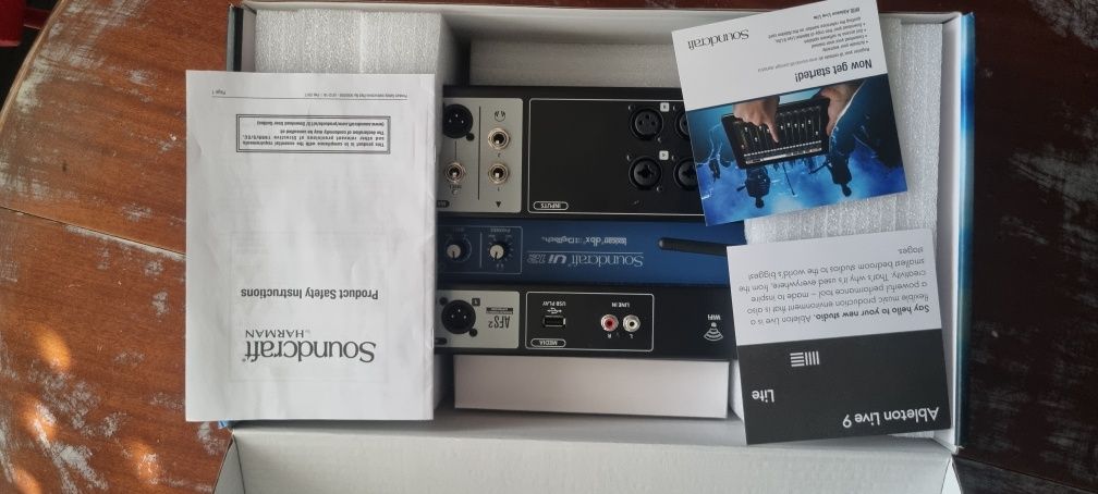 Soundcraft ui12 mesa de mistura